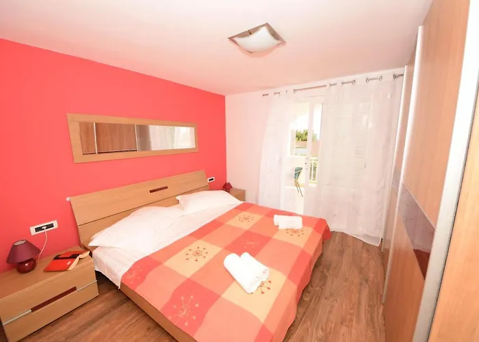 Apartments With Parking Space Orebic - Peljesac - 4536 *