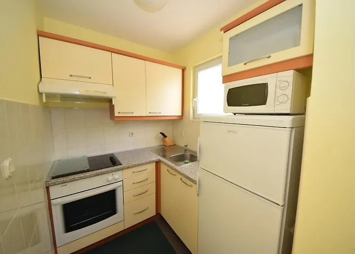 Apartments With Parking Space Orebic - Peljesac - 4536