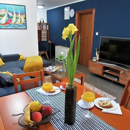 Apartments With Parking Space Orebic, Peljesac - 4536 *